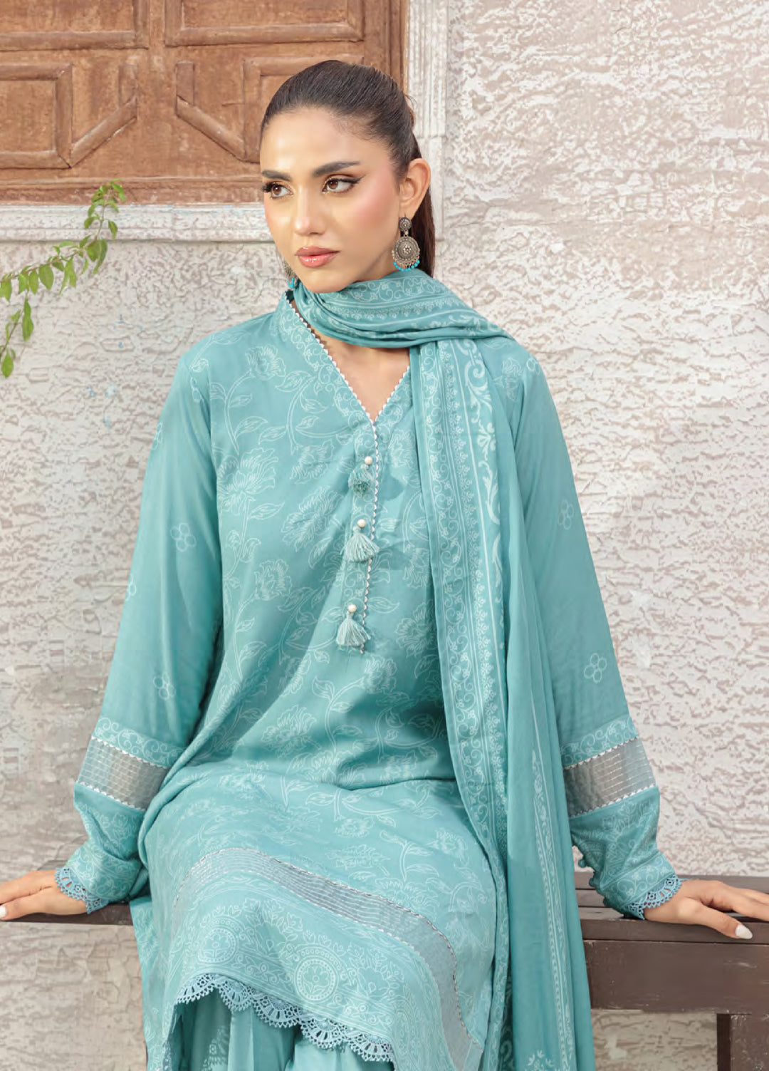 Lakhany Printed Pashmina Suits  3 Piece