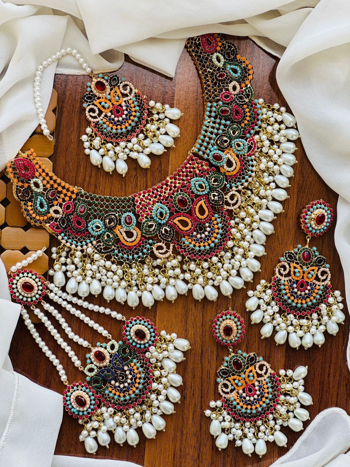 Casting Noratan Bridal Set – Multi-Color Elegance