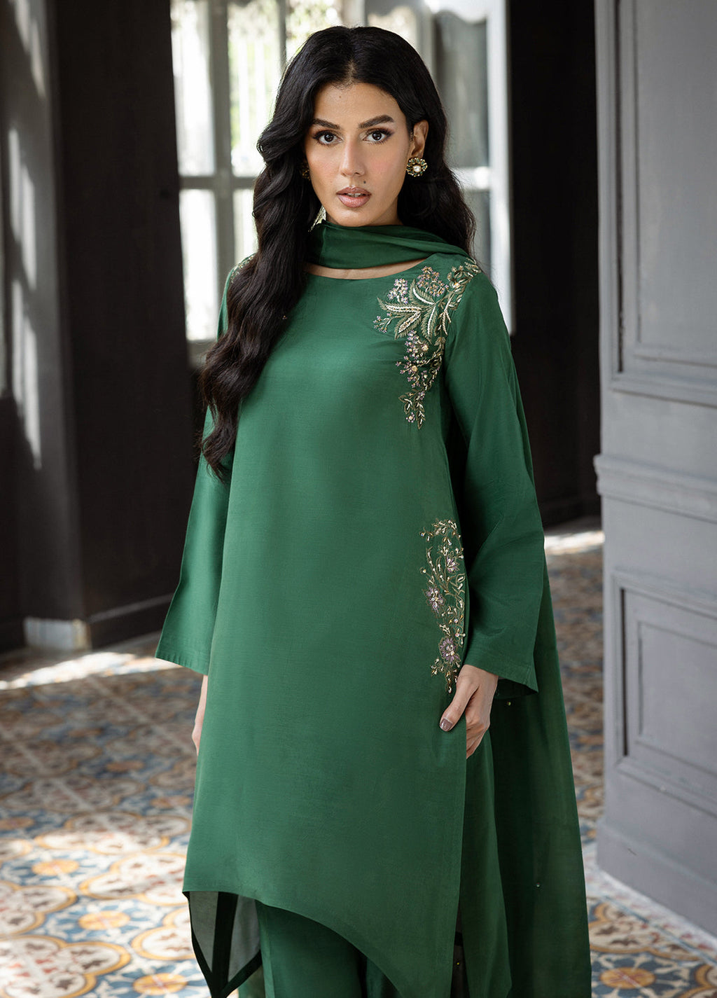 Elara by Mavie Women Pret Ramen Silk Emeral