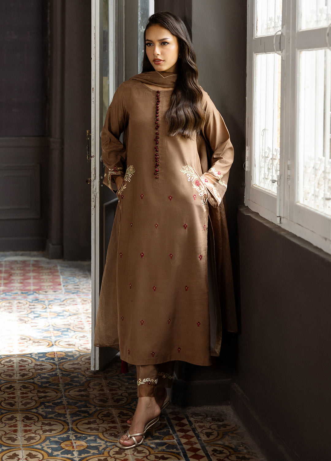 Elara by Mavie Women Pret Ramen Silk Taupe