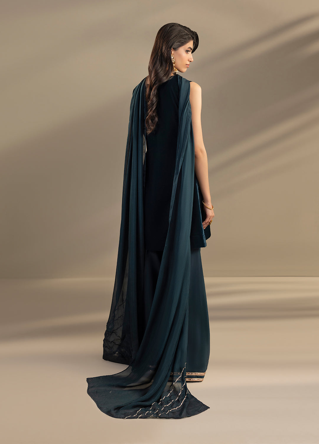 Noir by Mavie Pret Luxury Velvet Miren