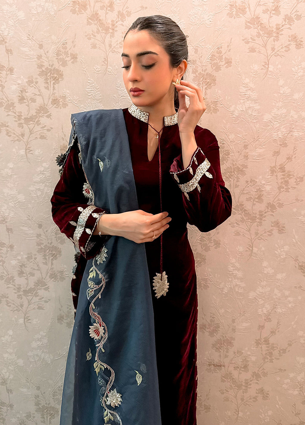 Noir by Mavie Pret Luxury Velvet Luna