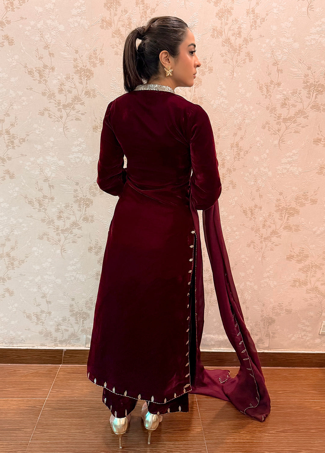 Noir by Mavie Pret Luxury Velvet Luna