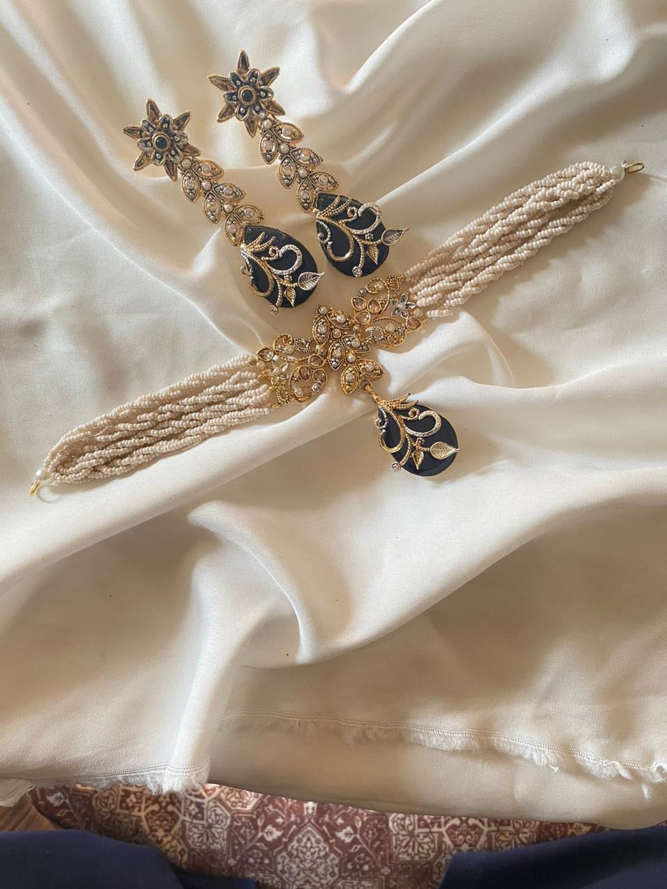 Zircon Choker Set – Elegant Gold-Toned Necklace with Matching Earrings