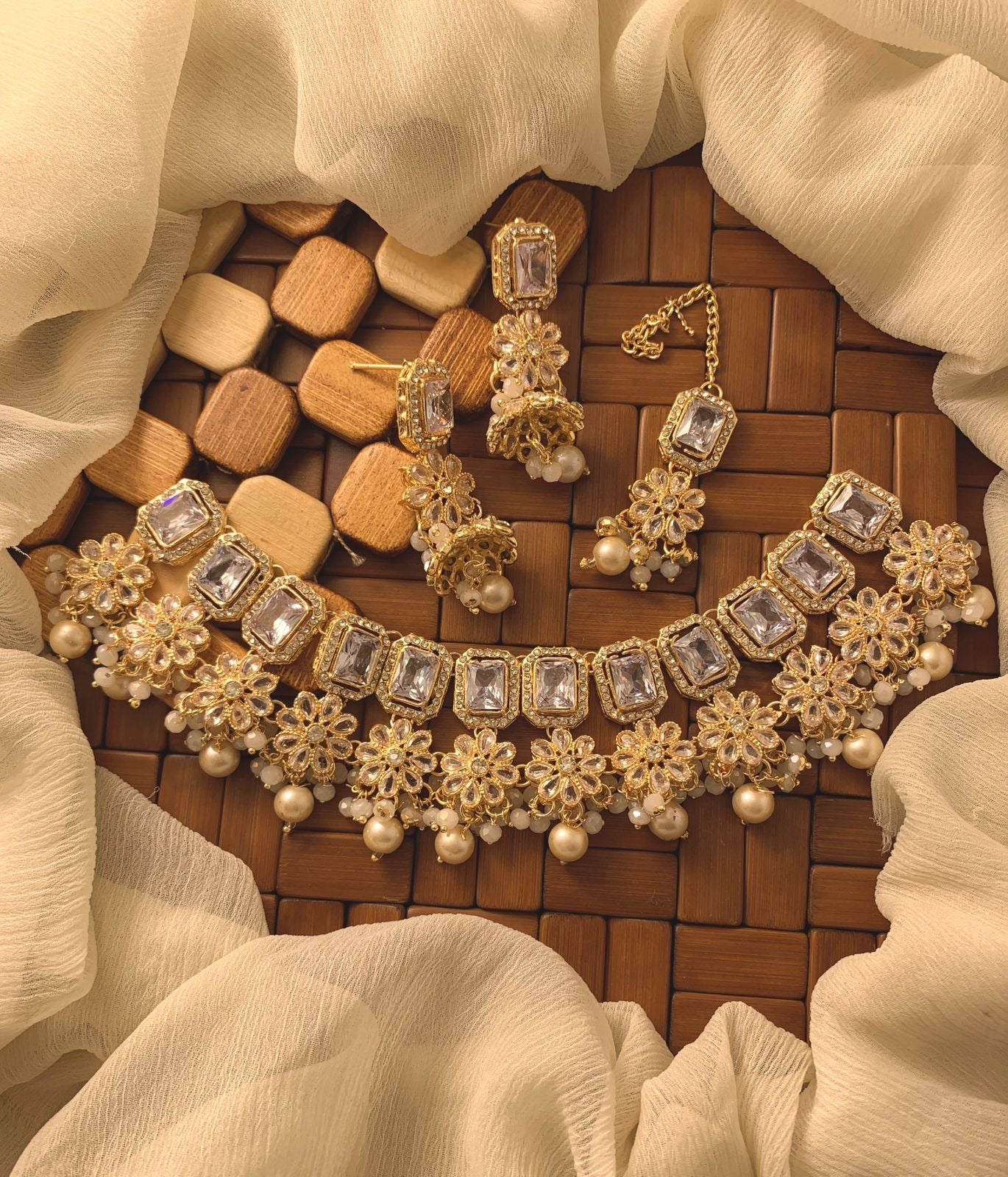 Zircon Necklace Set with Bindiya/Tikka