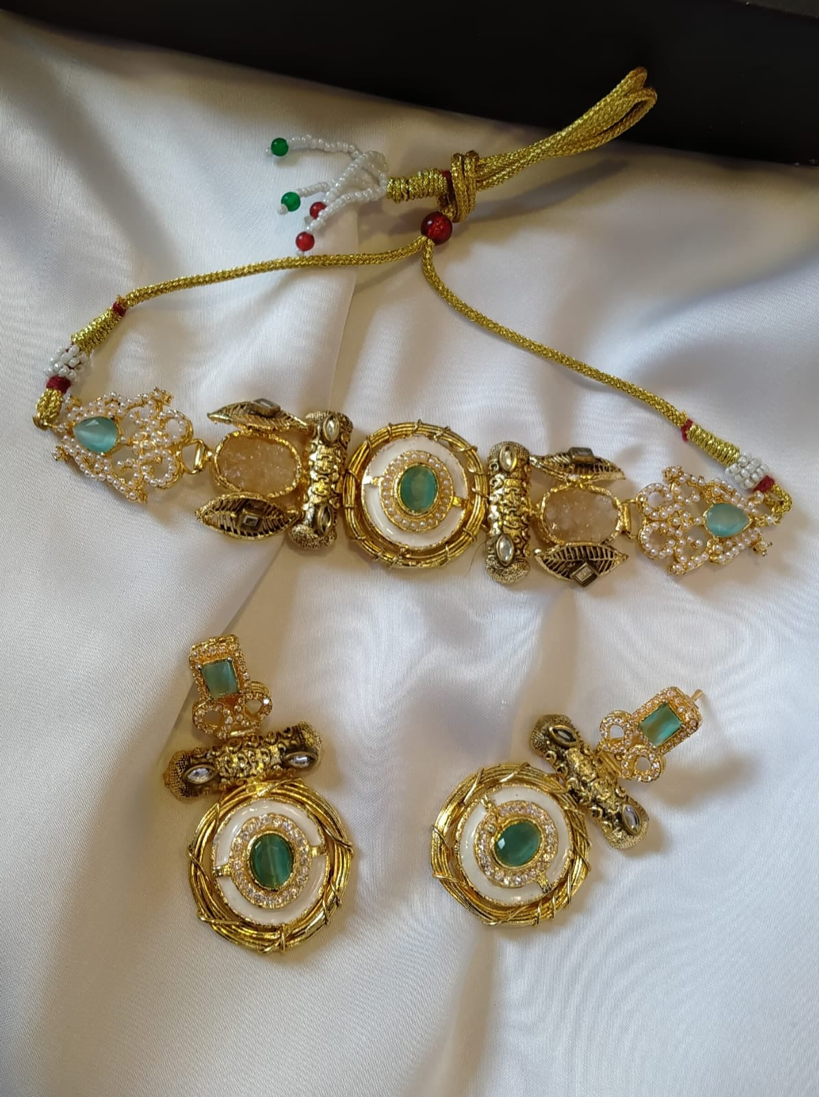 Handmade Crush Stones Meenakari Choker Sets