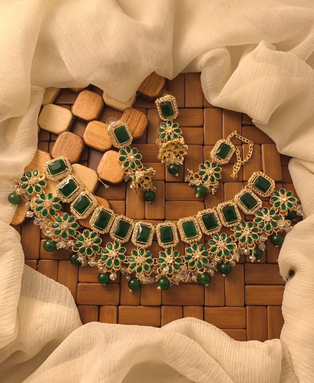 Zircon Necklace Set with Bindiya/Tikka