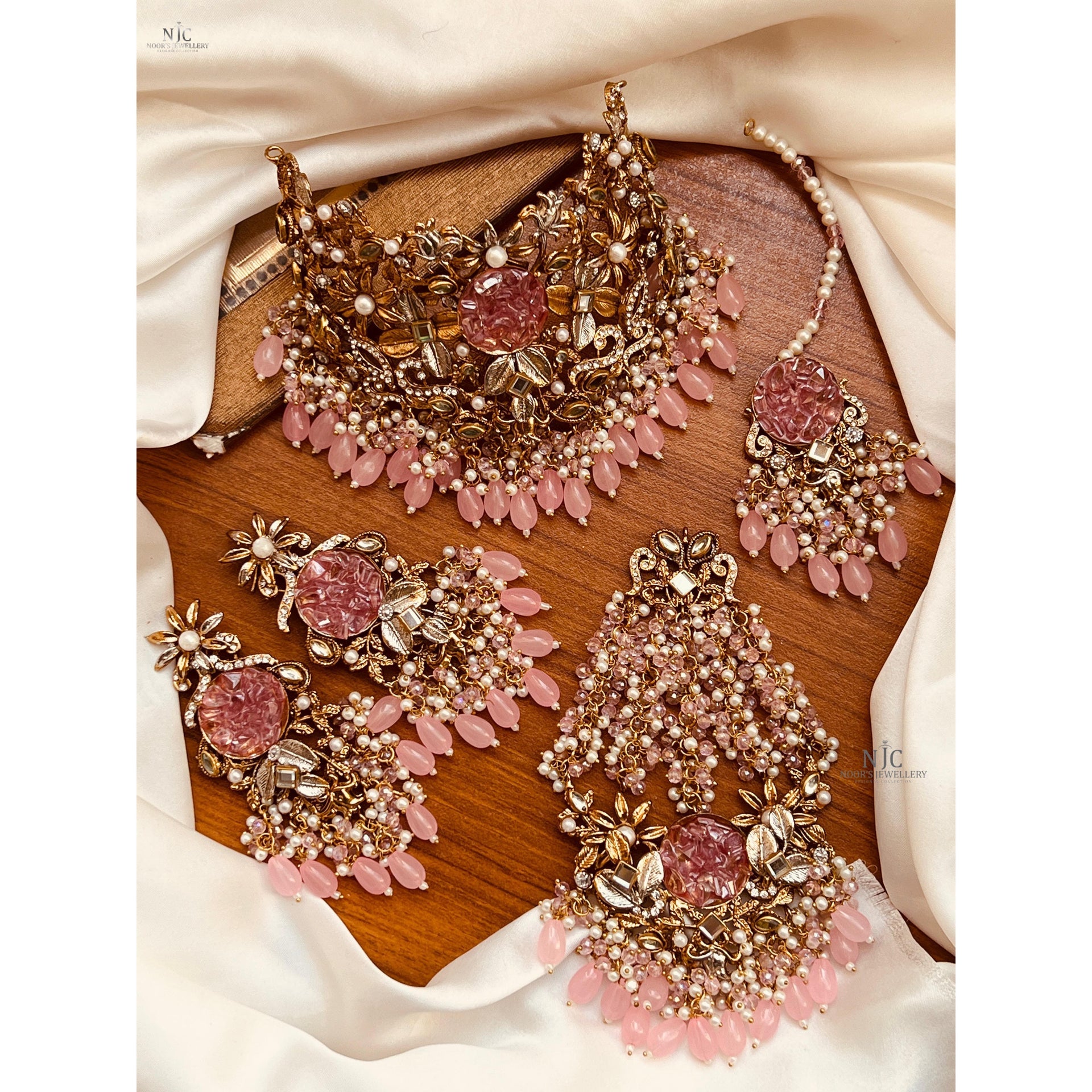 Beautiful Elegant Crush Bridal Set Fine Quality