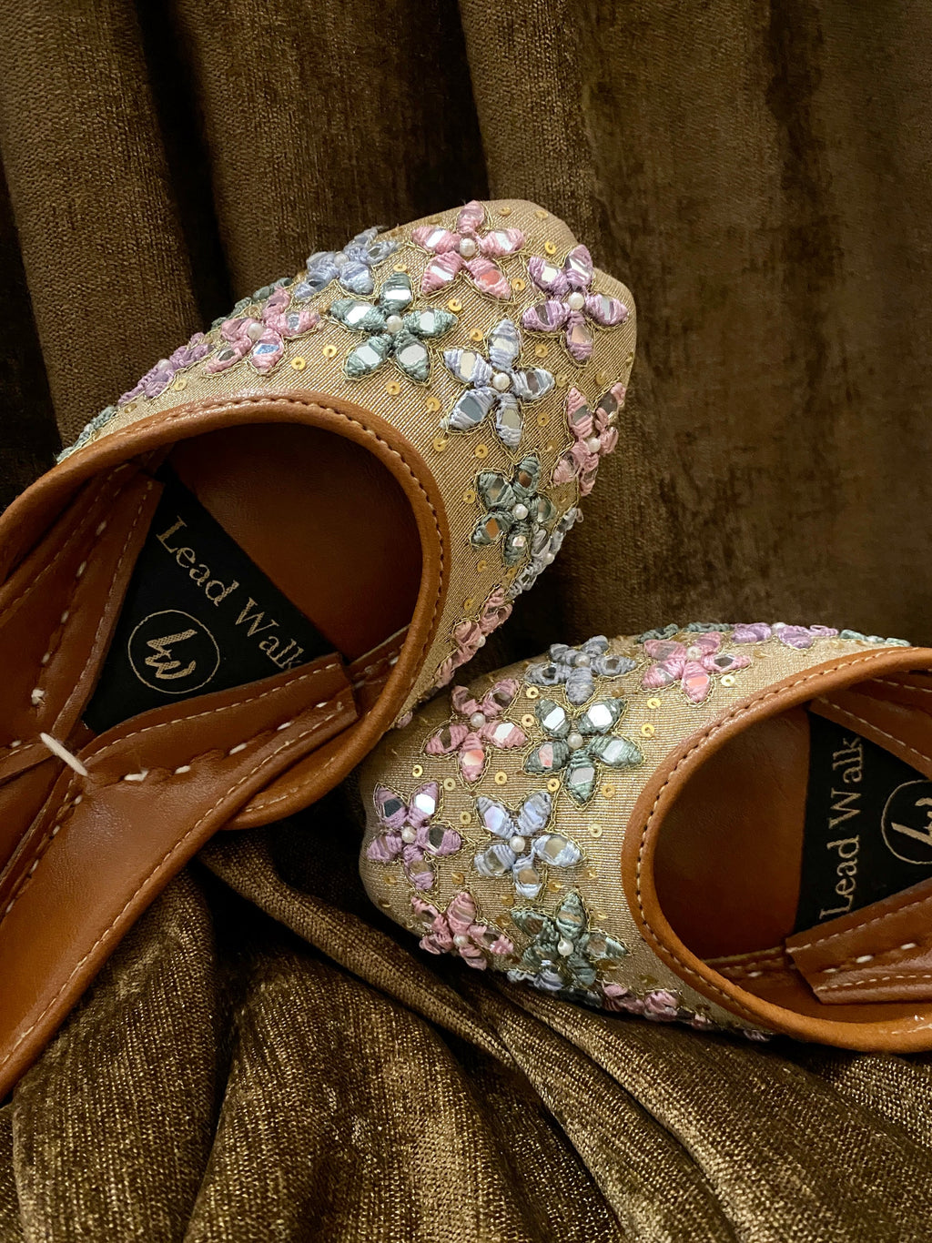 Preet Pastels – Handcrafted Embroidered Khussa