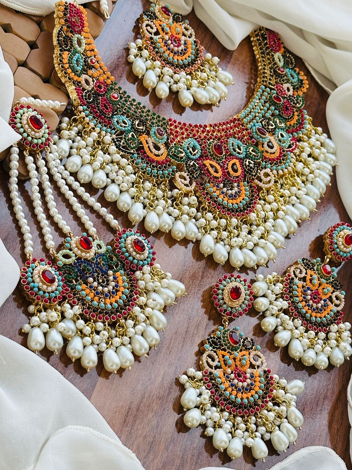 Casting Noratan Bridal Set – Multi-Color Elegance