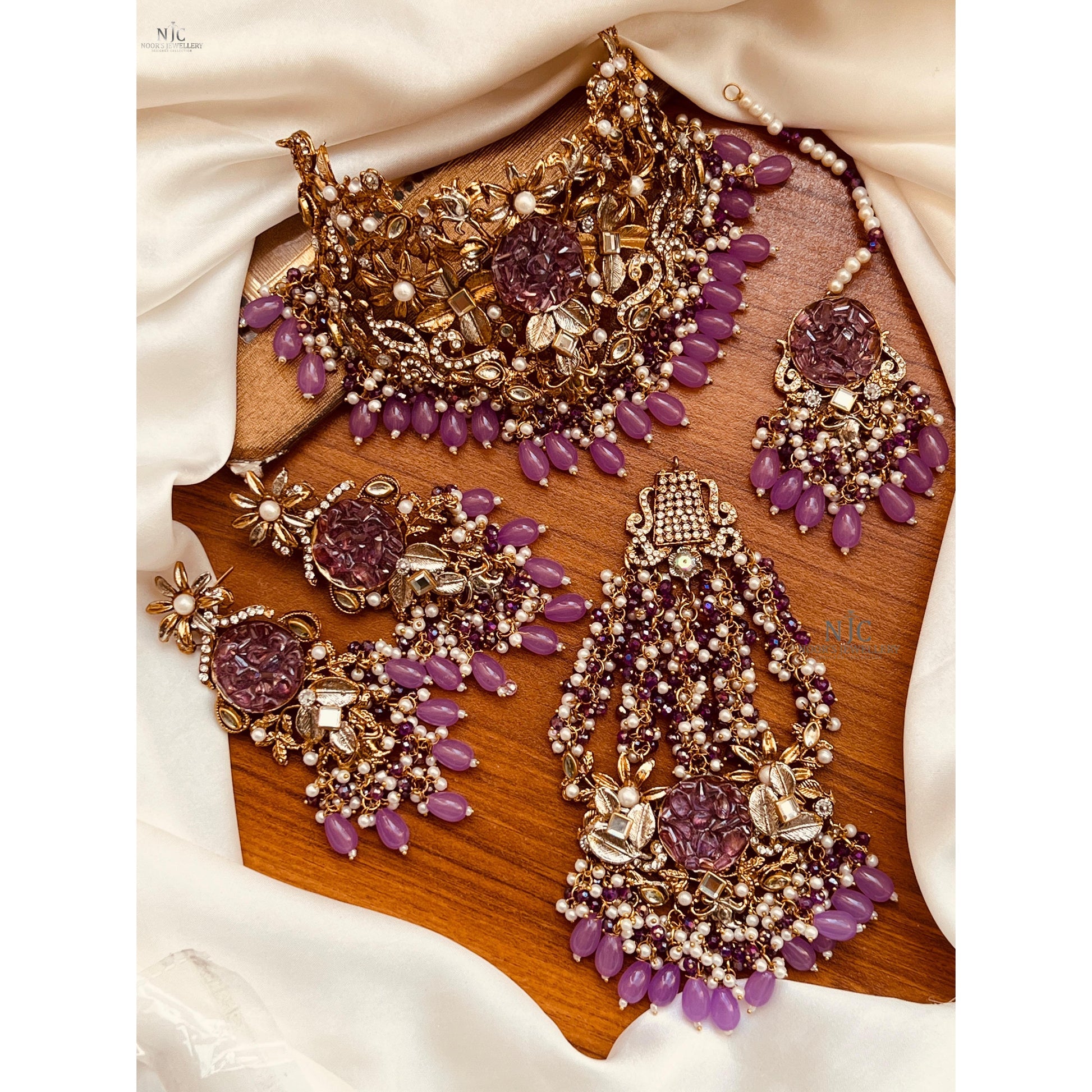 Beautiful Elegant Crush Bridal Set Fine Quality