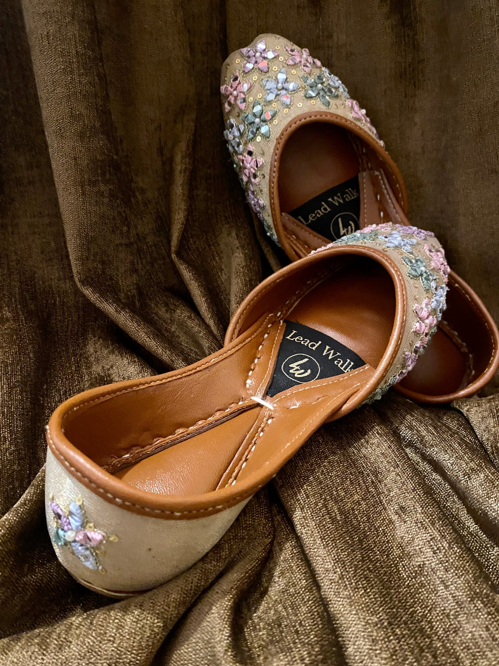 Preet Pastels – Handcrafted Embroidered Khussa