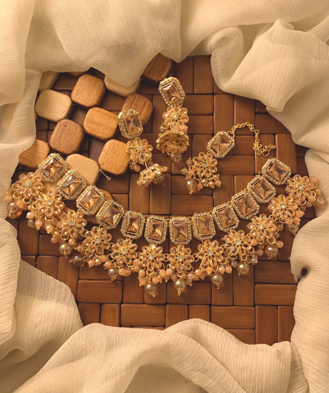 Zircon Necklace Set with Bindiya/Tikka