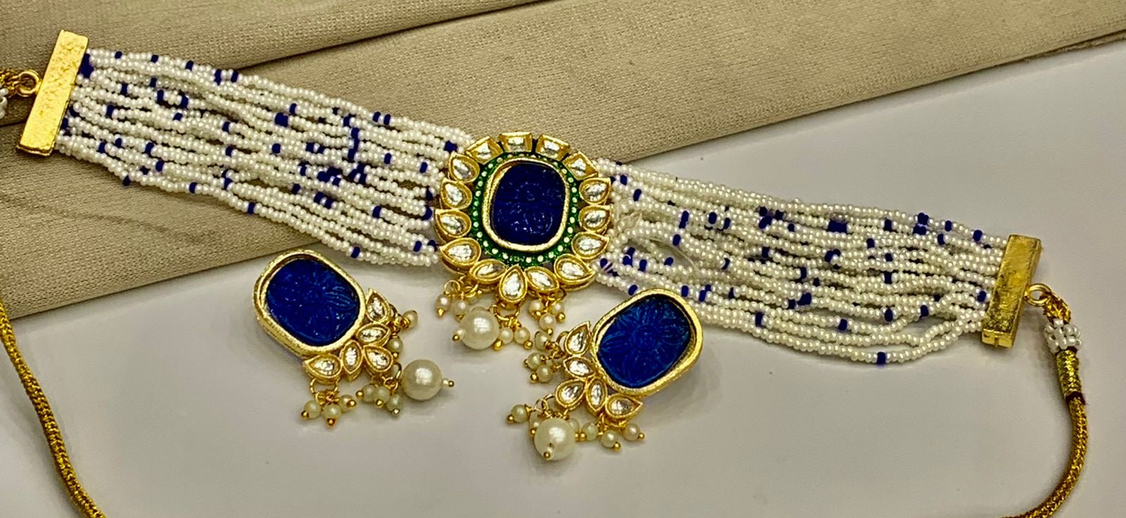 Elegant Choker Jewellery Set