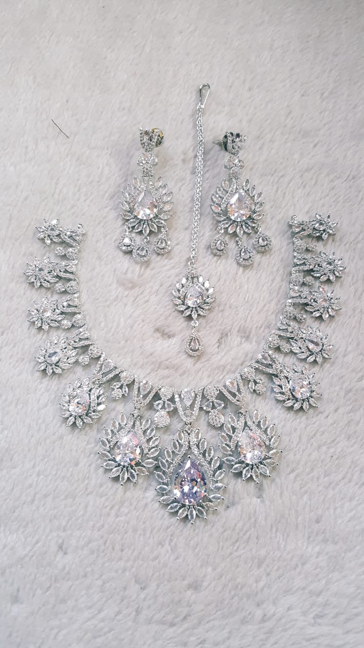 Zircon Set With Bindiya