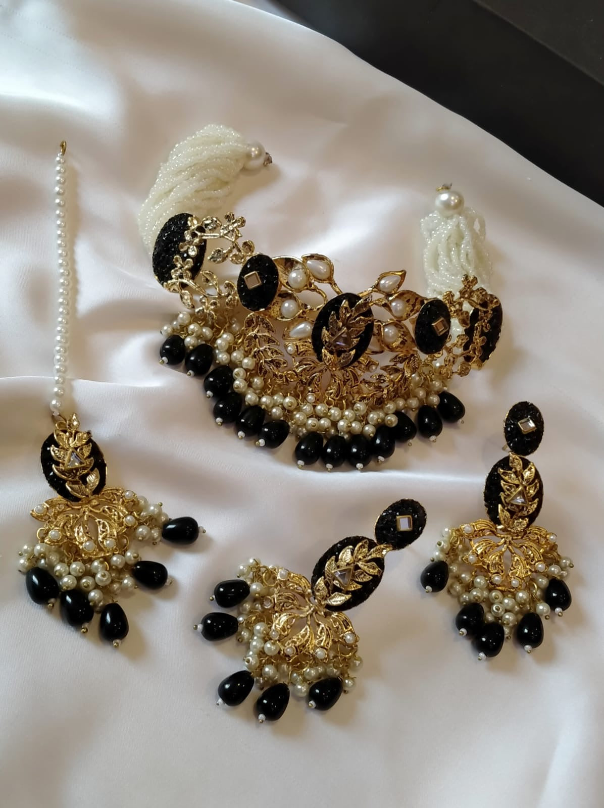 Handmade Choker Set – Necklace + Earrings + Maang Tikka