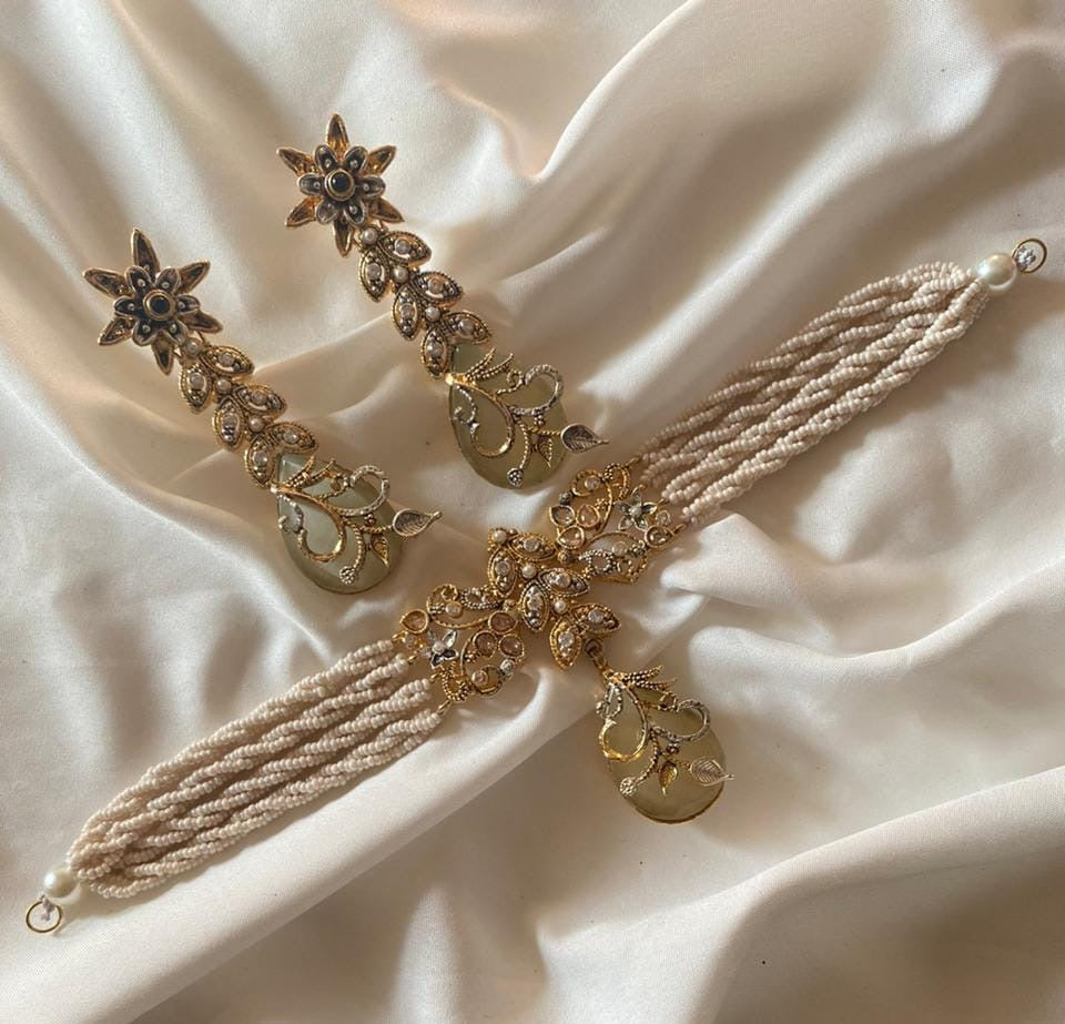 Zircon Choker Set – Elegant Gold-Toned Necklace with Matching Earrings