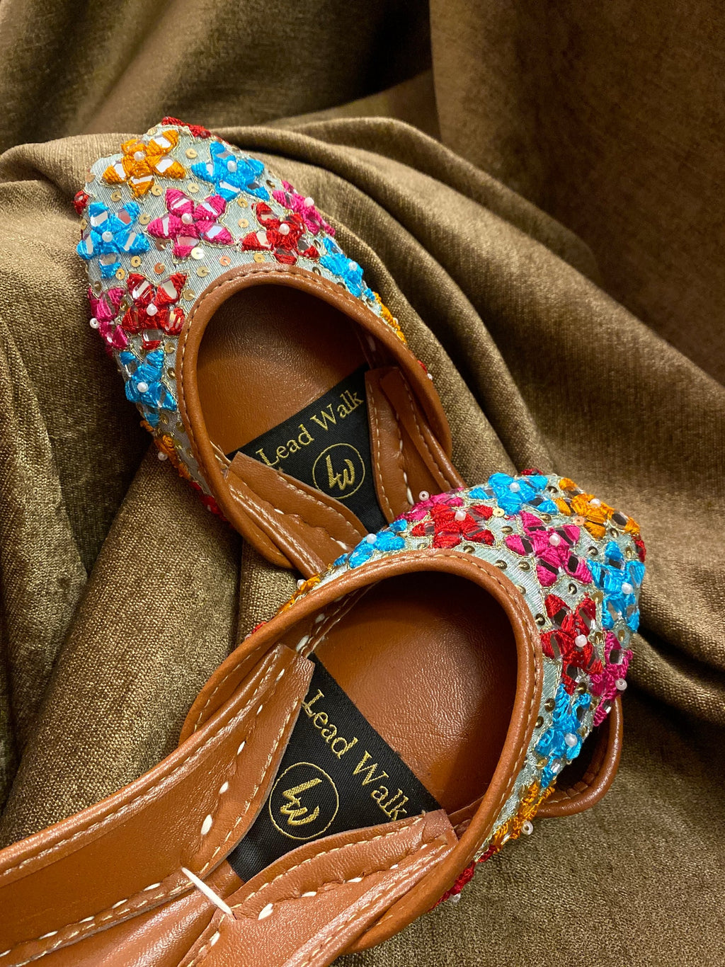 Preet – Mint Mirrorwork & Resham Embroidered Jutti