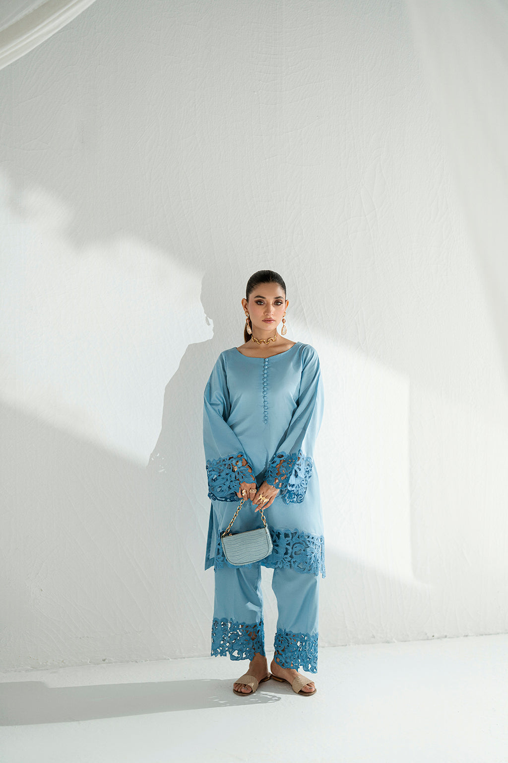 Blue 2-Piece Embroidered Lawn Kurti Set – Effortless Elegance