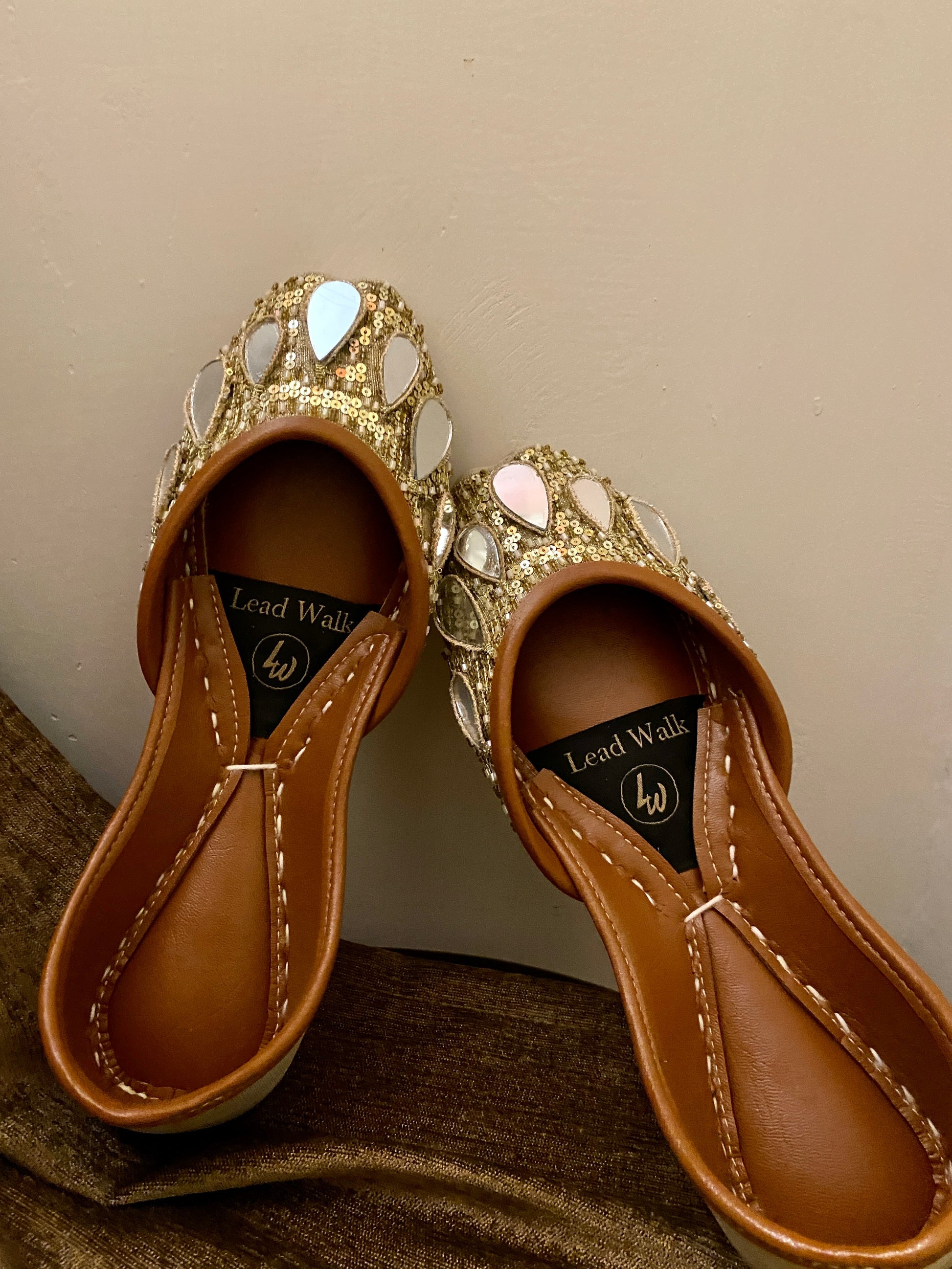 Mishra – Luxe Embroidered Jutti with Heritage Charm