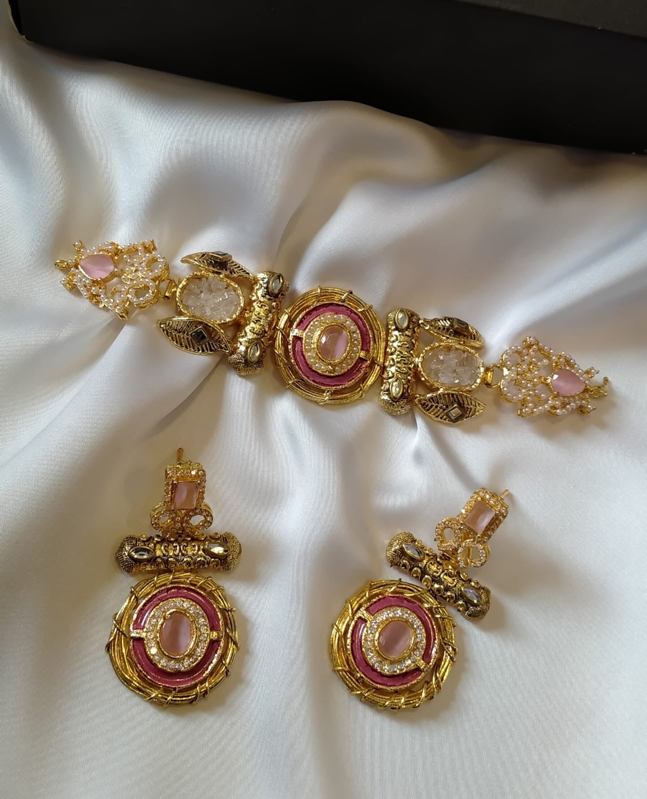 Handmade Crush Stones Meenakari Choker Sets