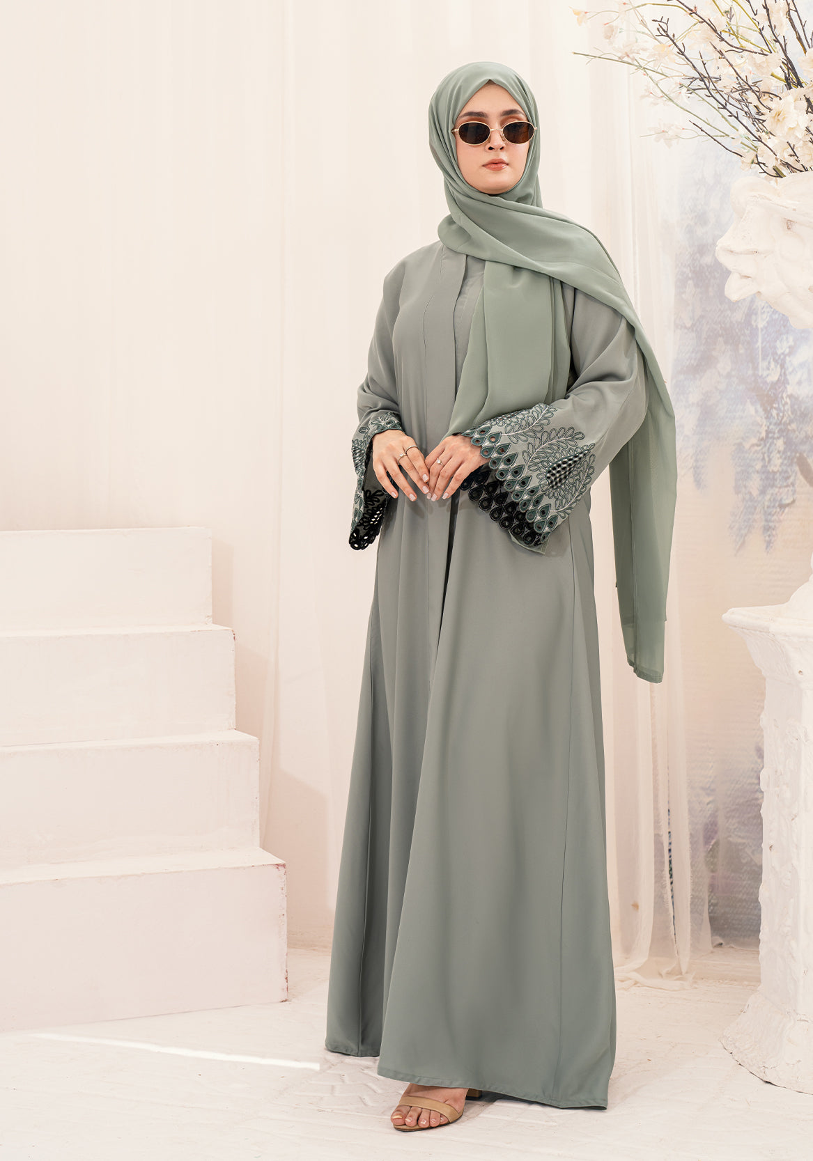 HAREER EMBROIDERED ABAYA - LIGHT GREEN