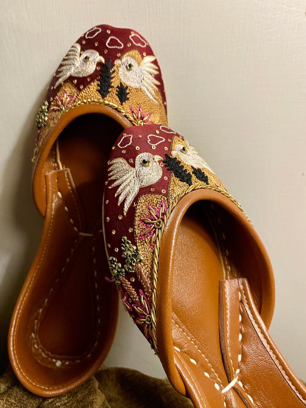 VASL – Maroon Silk Jutti with Pastel Resham & Gold Zardozi Embroidery