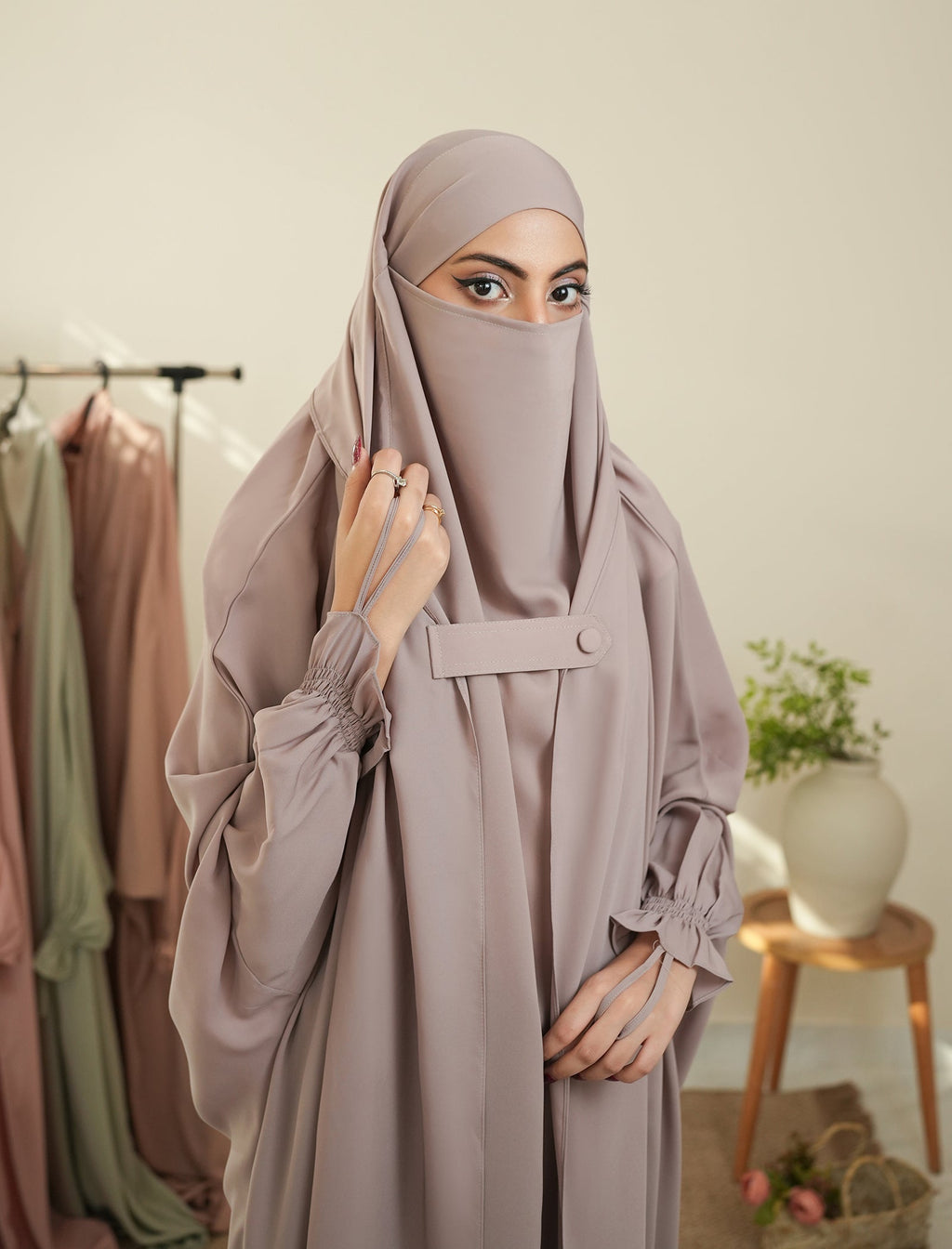 SAUDI JILBAB - WARM GREY