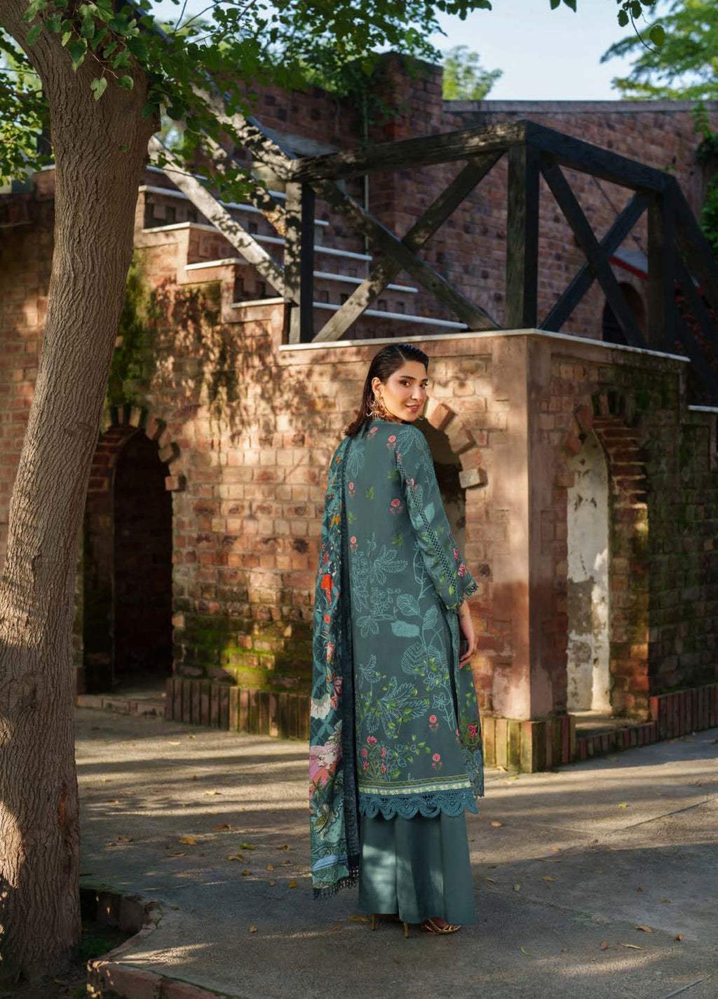 Meraki by Asifa And Nabeel Unstitched Viscose Embroidered Suits 3 Piece AN25MW ANM-06-Frosted Petals - Winter Collection
