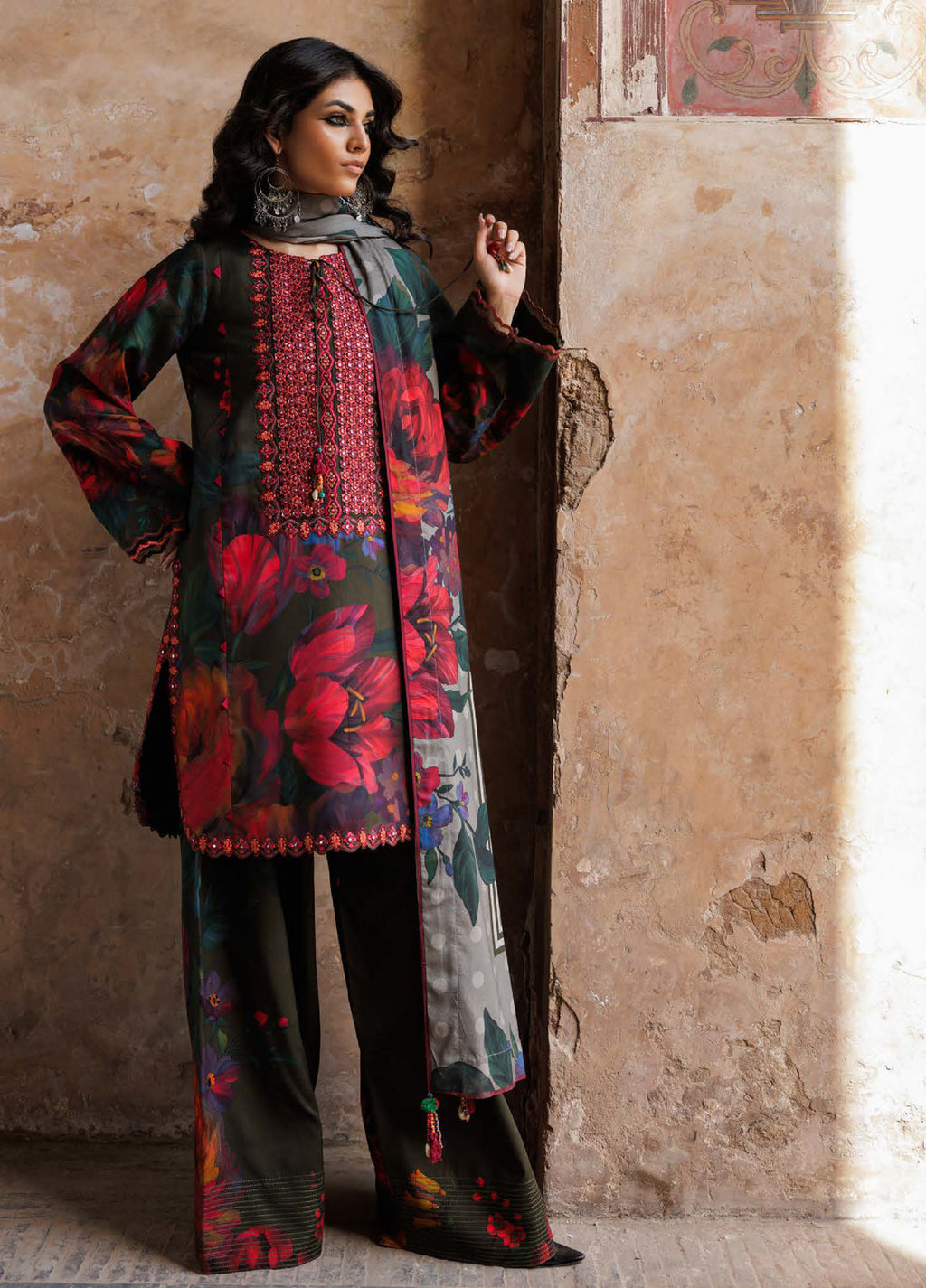 Combination by Charizma Printed 3 Piece Suits