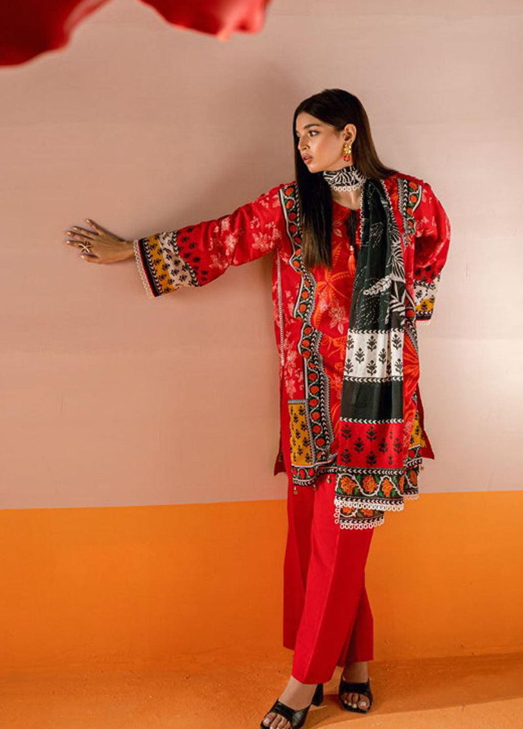 Gul Ahmed Printed Lawn