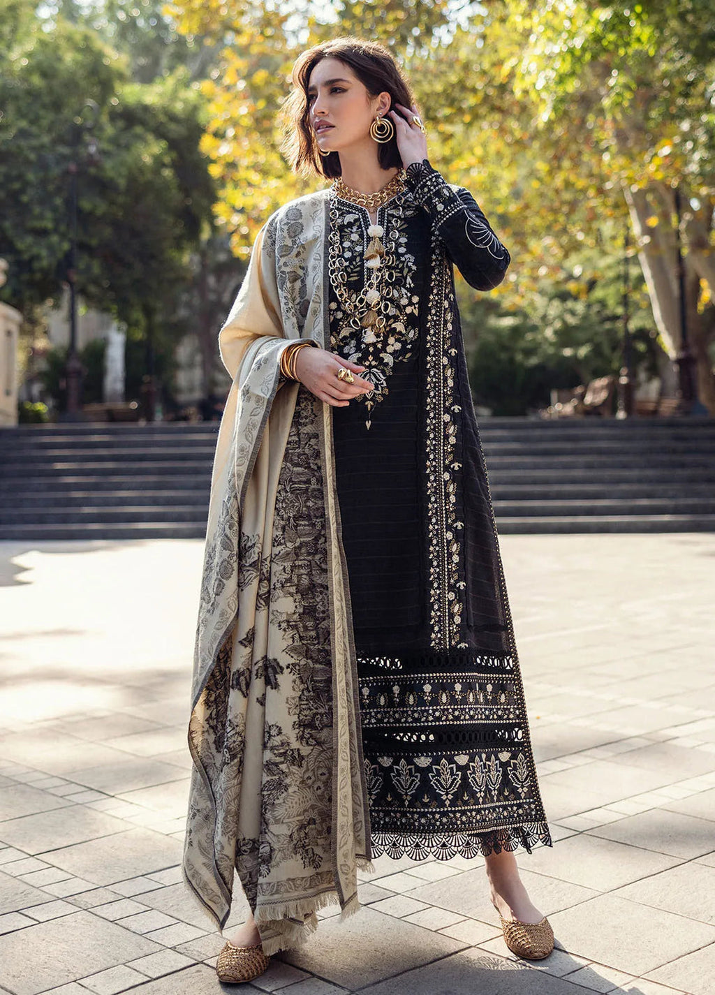 Mushq Embroidered Karandi