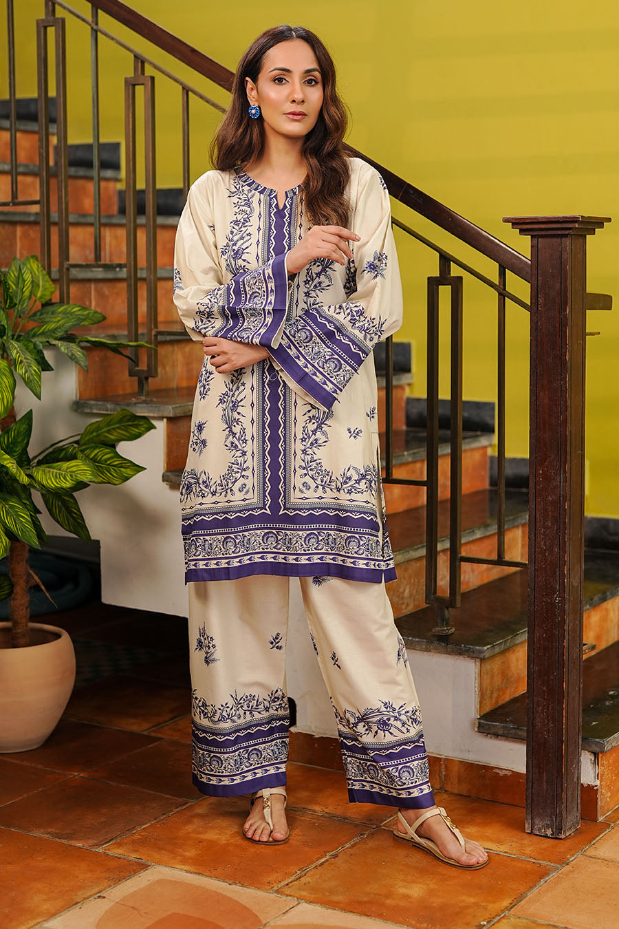 IVORY BLOOM Stitched 2 pcs