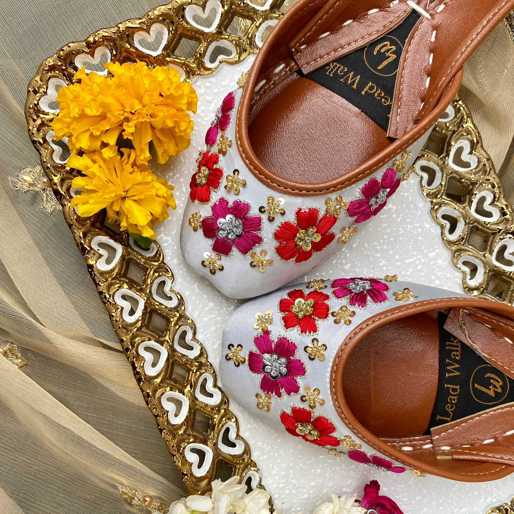 Gulali – Pastel Embroidered Khussa with Pearl & Thread Work